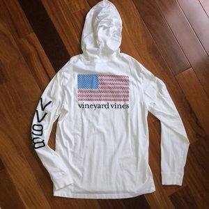 Vineyard Vines hoodie long sleeve pocket tee